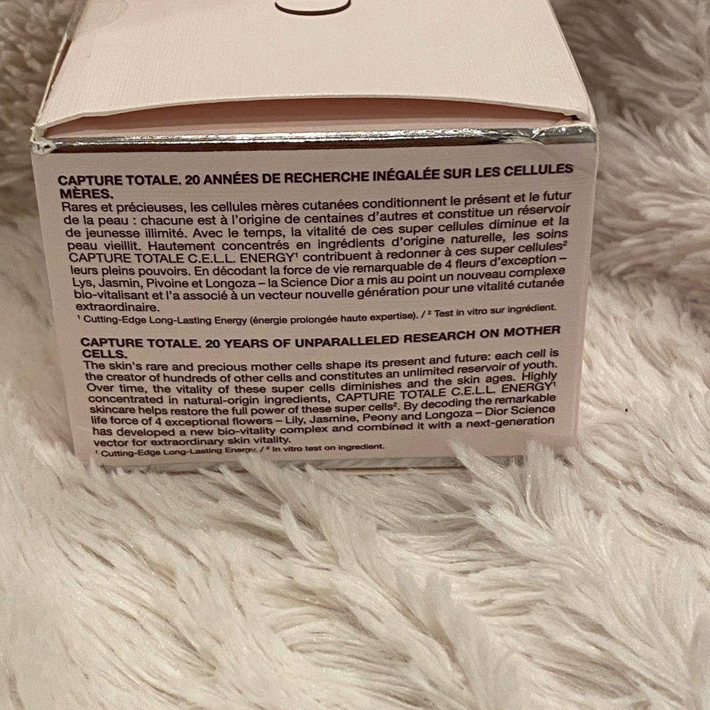 Christian Dior Capture Totale Firming and Wrinkle Correcting Cream - Picture 4 of 11